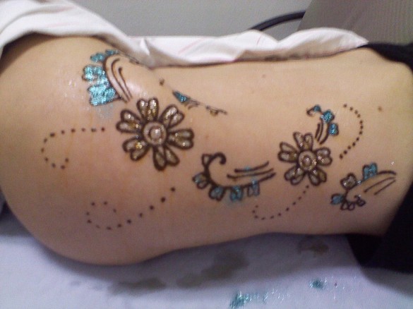 Sanam's Eyebrow Threading & Henna Tattoo